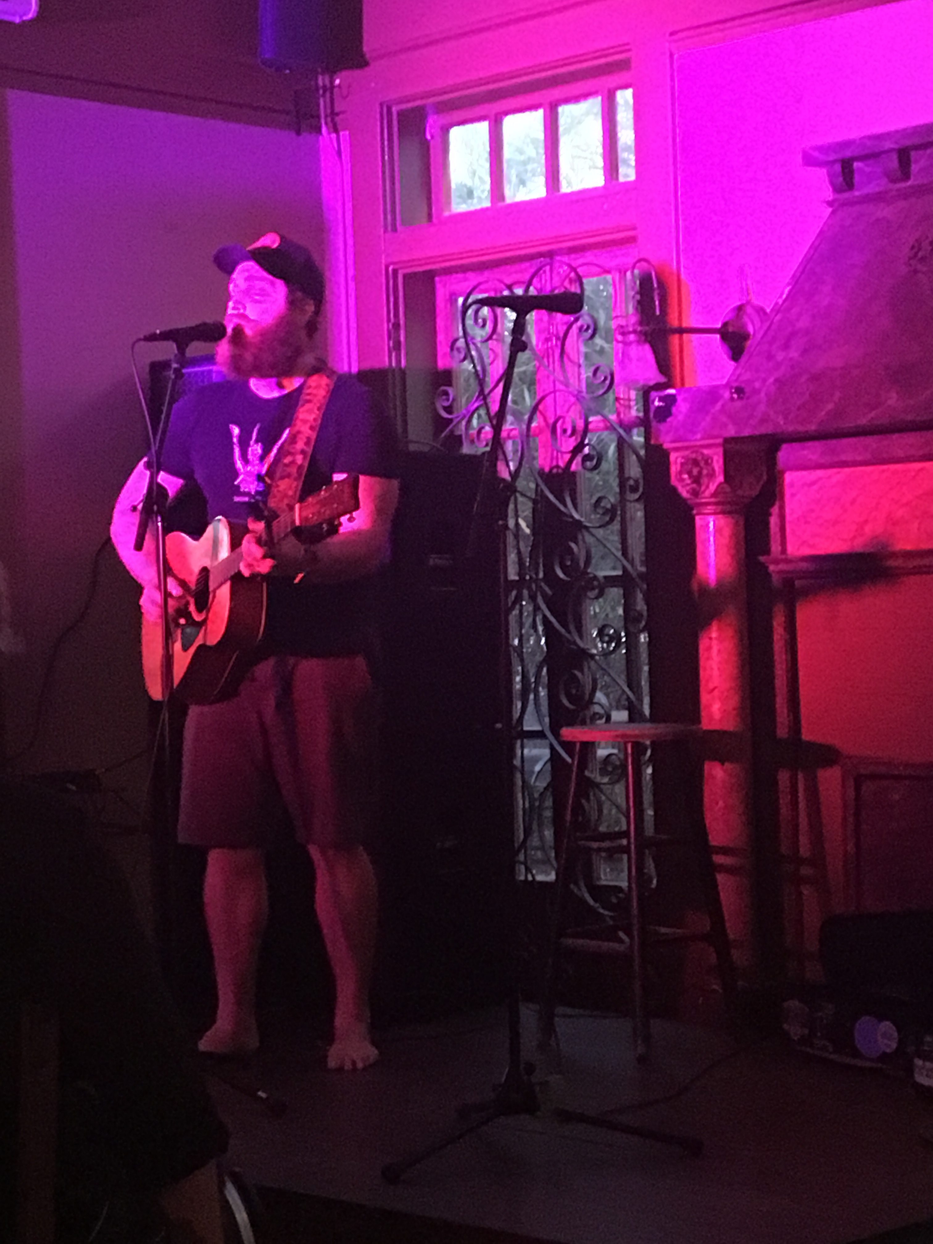 SINGER-SONGWRITER OPEN MIC